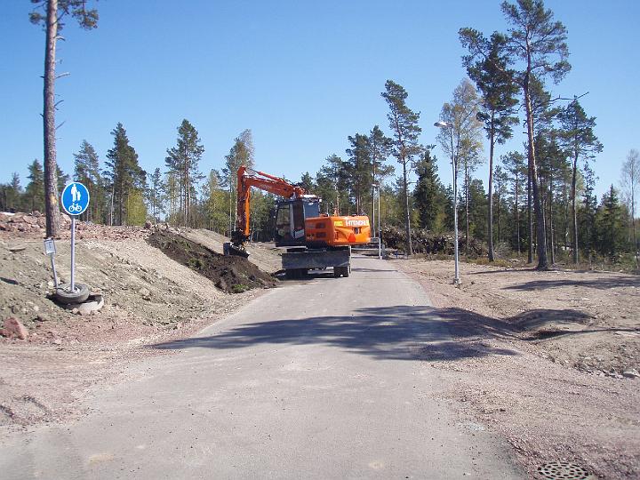 igenkottsvagen slantning.JPG - släntning söder om björnstigen